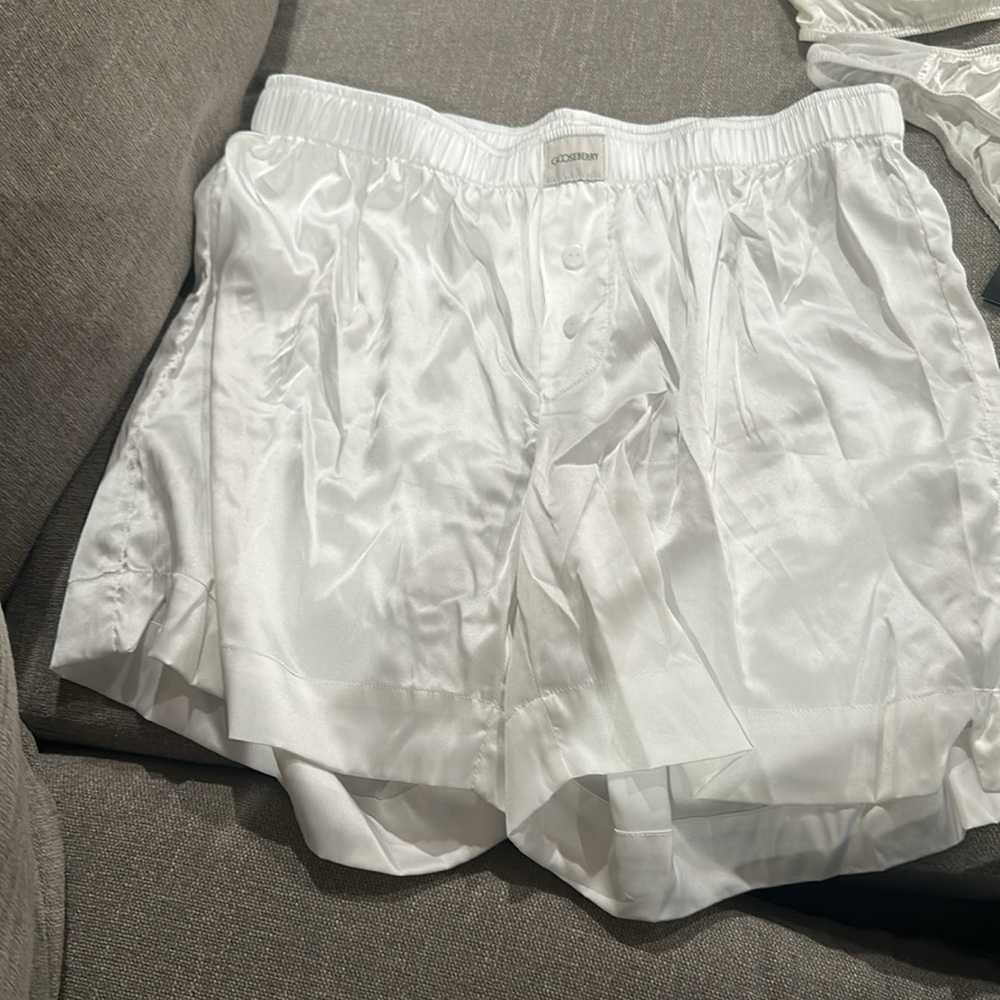 White Intimates Set - Picture 2 of 9